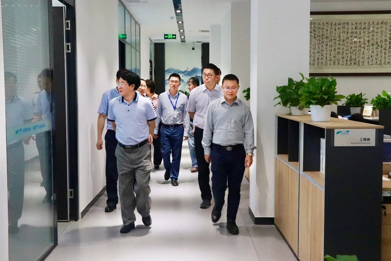 科技部、四川省科技廳領(lǐng)導(dǎo)一行走訪調(diào)研碩特環(huán)保